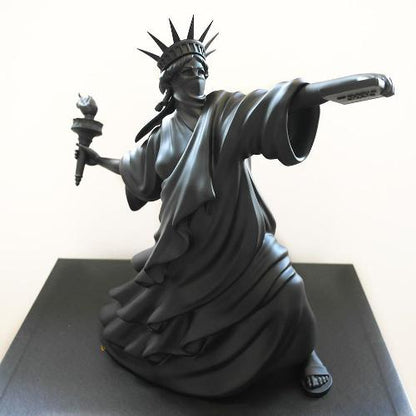 Inspired Statue of Liberty Sculpture | Modern Art Resin Decor - Black - Art & design