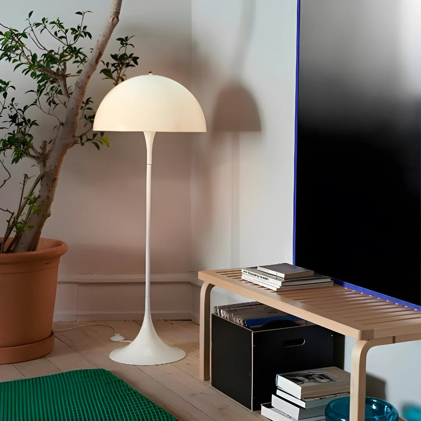 Panthella: Minimalist LED Floor Lamp with Warm Light - Iconic Design by Verner Panton Perfect for the Living Room